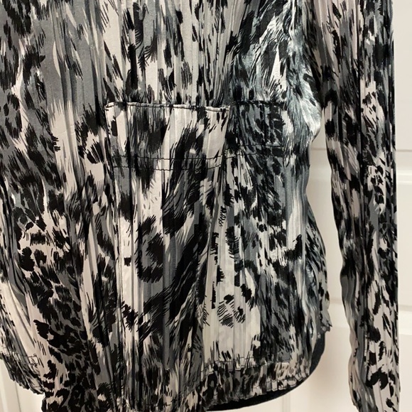 Julia Lane black & white animal pattern reversible jacket -Size Medium - Picture 12 of 16